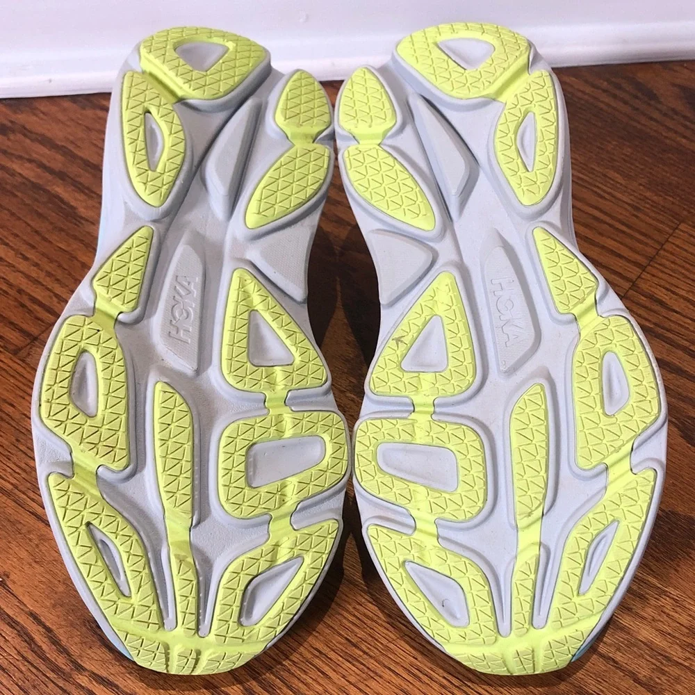 HOKA ONE ONE WOMEN'S BONDI 8 Size 8.5B in Preloved Condition!